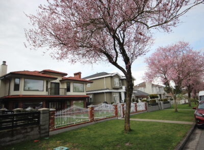File #408 – 1 Bedroom Apartment in House – Killarney – 3 Blocks to Central Park